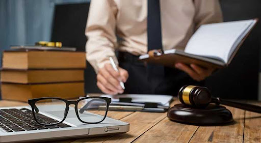 Nhận diện các sai phạm, vướng mắc trong hoạt động nhận, thực hiện dịch vụ pháp lý của luật sư, tổ chức hành nghề luật sư tại Việt Nam